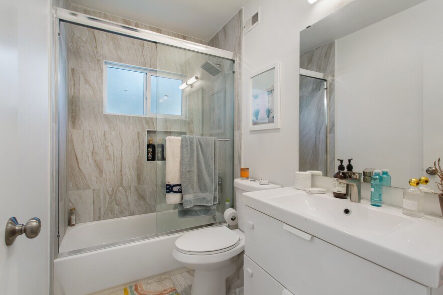 Bath # 1 - 1722 Rotary Dr