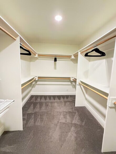 Building Photo - 5870 Cactus Way