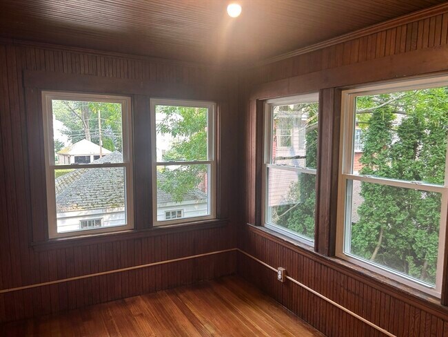 Building Photo - 278 Cabot St