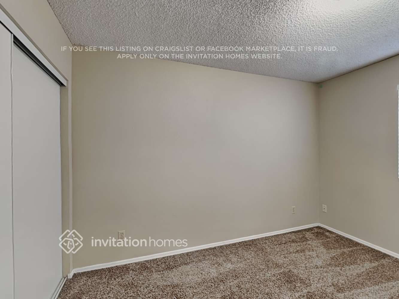 Building Photo - 8943 W Cinnabar Ave