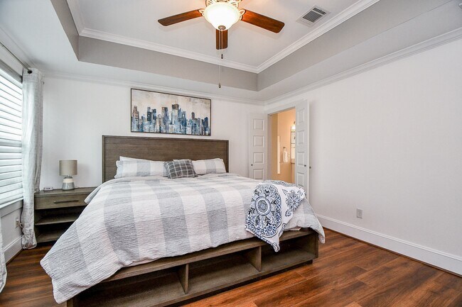 Building Photo - 4604 Chartres St