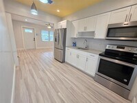 Building Photo - 250 NE 42nd St