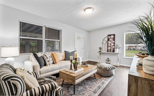 Building Photo - 6944 Cherbourg Ave S