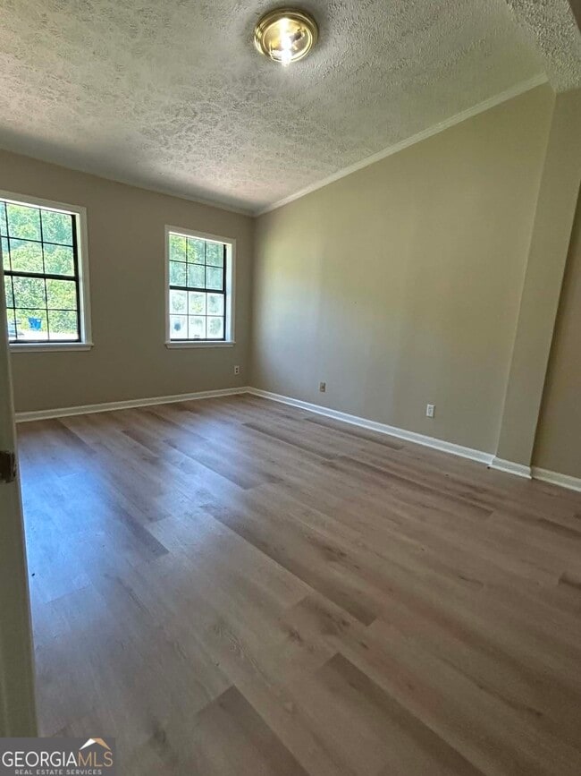 Building Photo - 4704 High Oak Dr