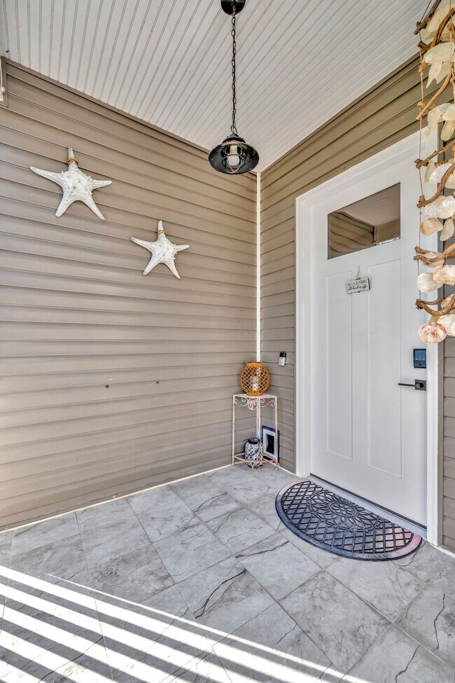 Building Photo - 28 Michiana Dr