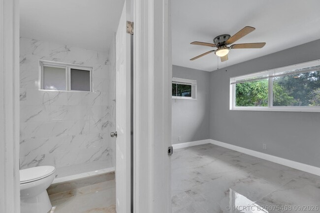 Building Photo - 800-802-802 SW 6th Ct