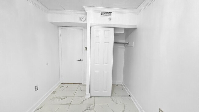 Building Photo - 2302 Old Fort Hills Dr