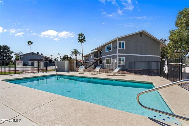 Building Photo - 1346 E Mountain View Rd