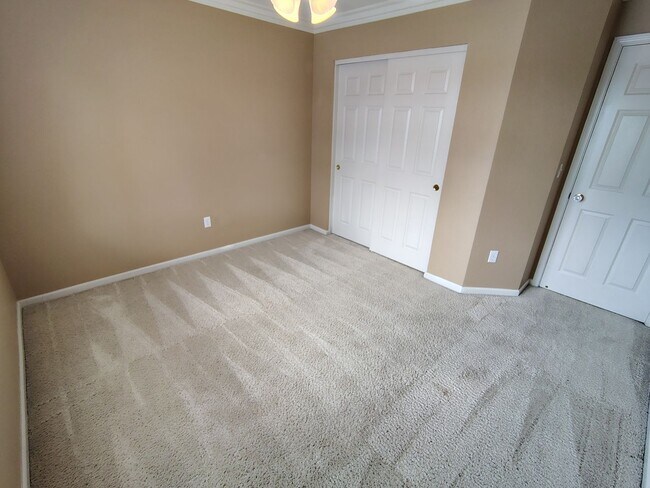 Building Photo - 13606 Brook Way