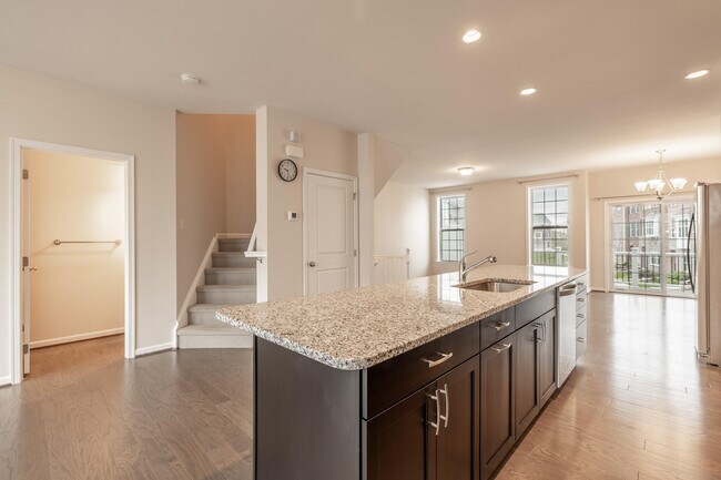Building Photo - 2715 S Spurway Dr