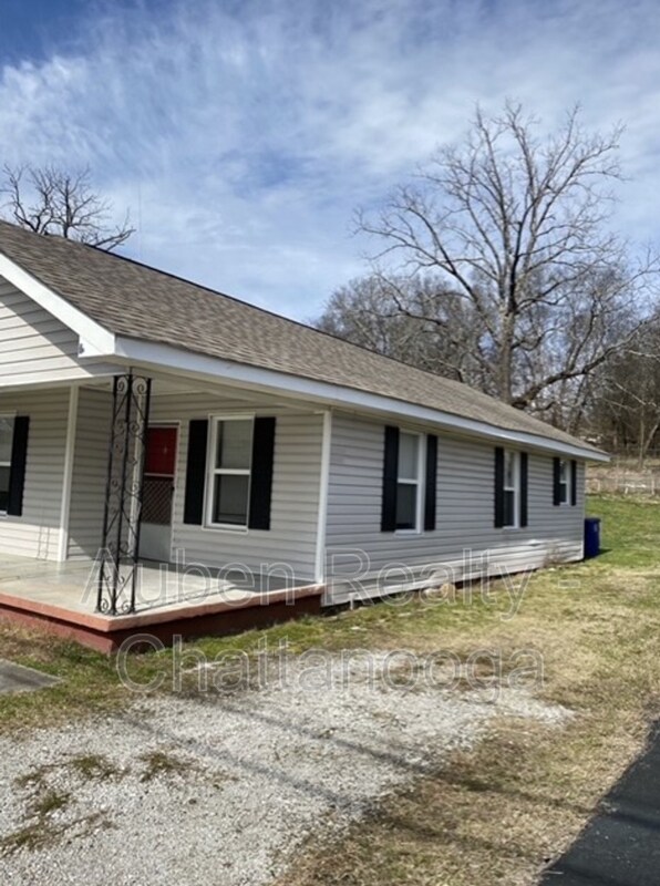 Building Photo - 2413 Stuart St