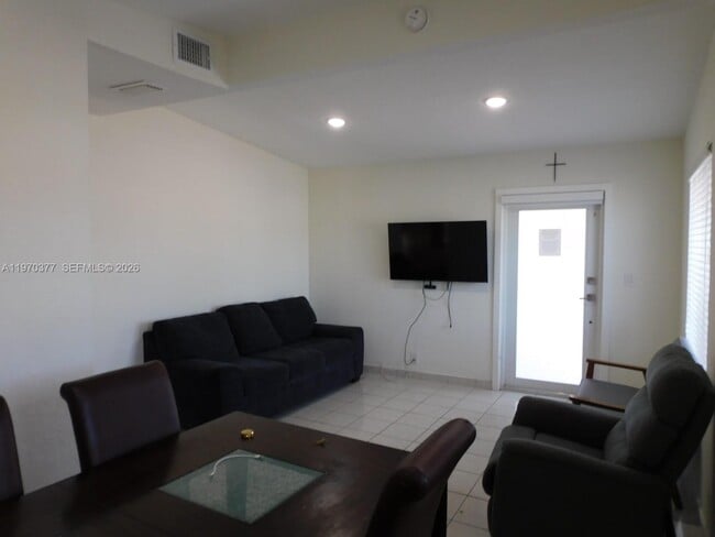 Building Photo - 620 NW 58th Ct