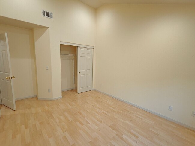 Building Photo - 3 Bedroom for Rent in River Oaks! $4,975