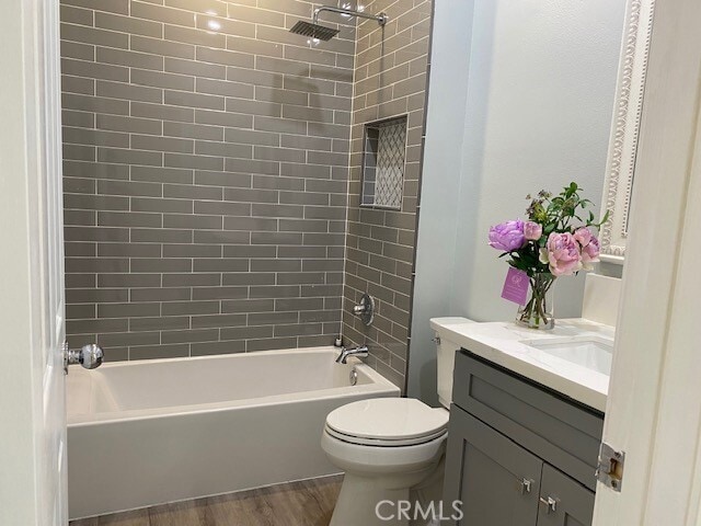 Building Photo - 2003 Ladrillo Aisle