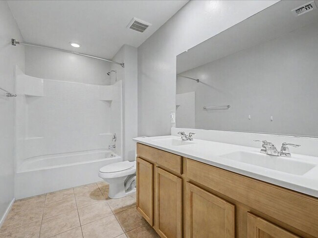 Building Photo - 7441 Via Casa Elegante