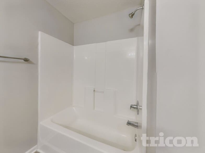 Building Photo - 6231 Creekbrooke Ct