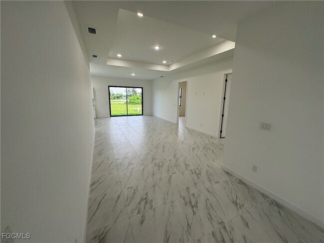 Building Photo - 1247 Kismet Pkwy W