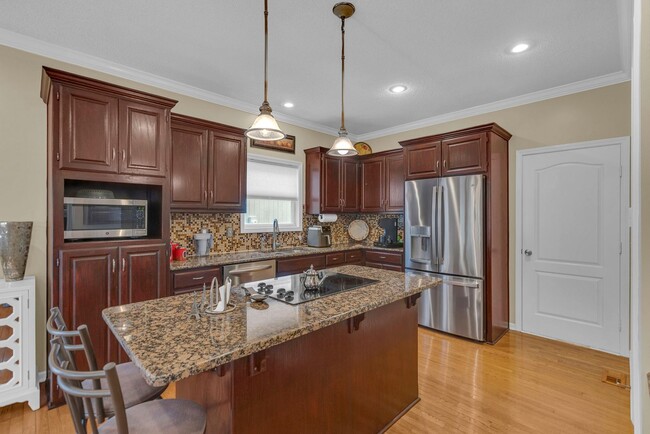 Building Photo - Wonderful 4 Bedroom Home in Palisades Park