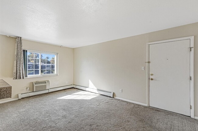 Building Photo - 5995 E Iliff Ave