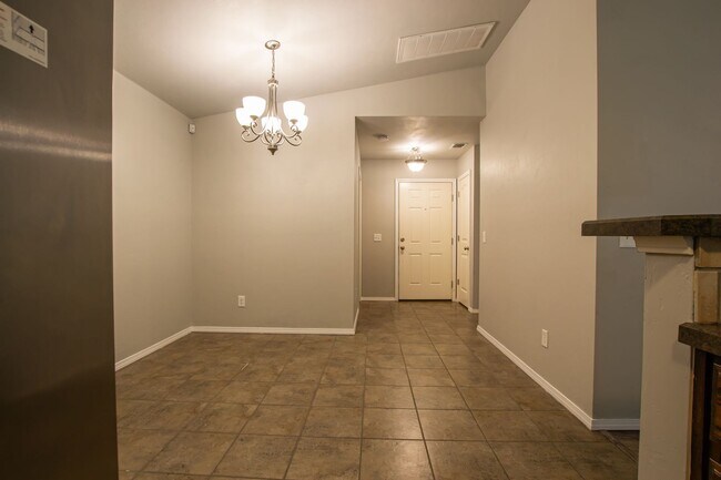 Building Photo - 15316 Nightshade Dr
