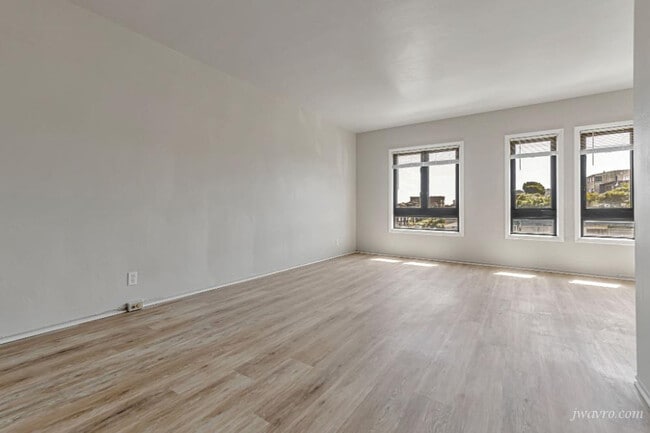 Building Photo - 80 Terra Vista Ave