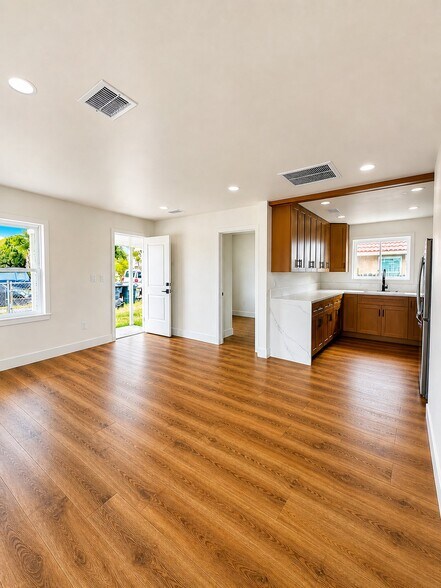 Building Photo - 8806 Chantry Ave