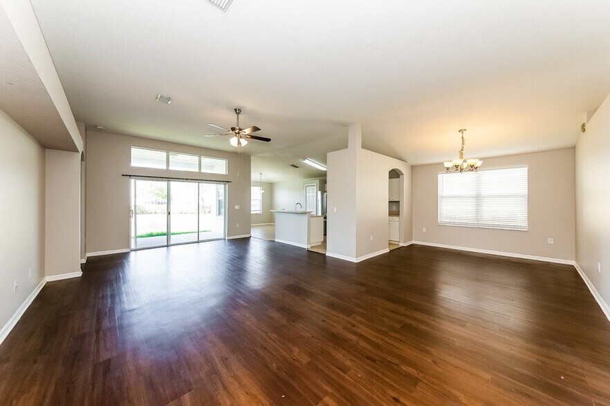 Building Photo - 13731 Ogakor Dr