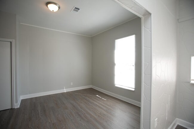 Building Photo - 1400 Willow St