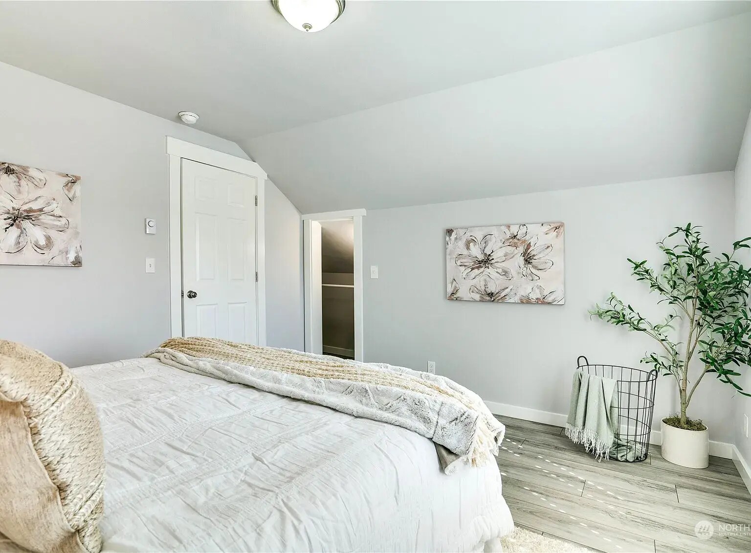 Building Photo - 640 N Anderson St