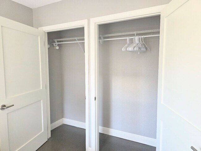 Building Photo - Beautiful waterfront property in Woodland Estates.