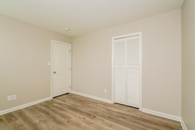 Building Photo - 107 Campus Ln
