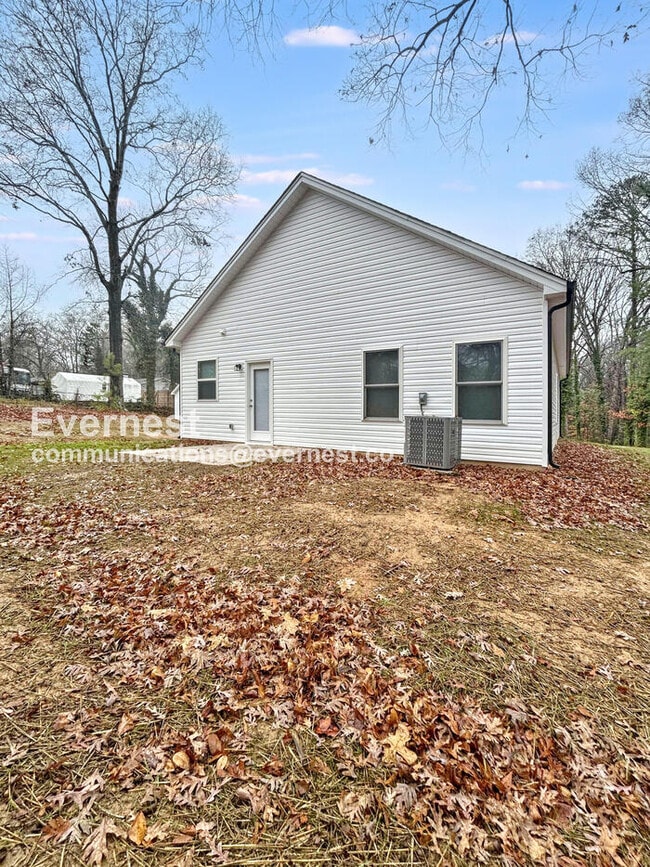 Building Photo - 314 N Correll St