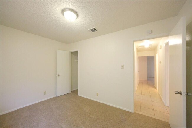 Building Photo - 12805 Broughton Way