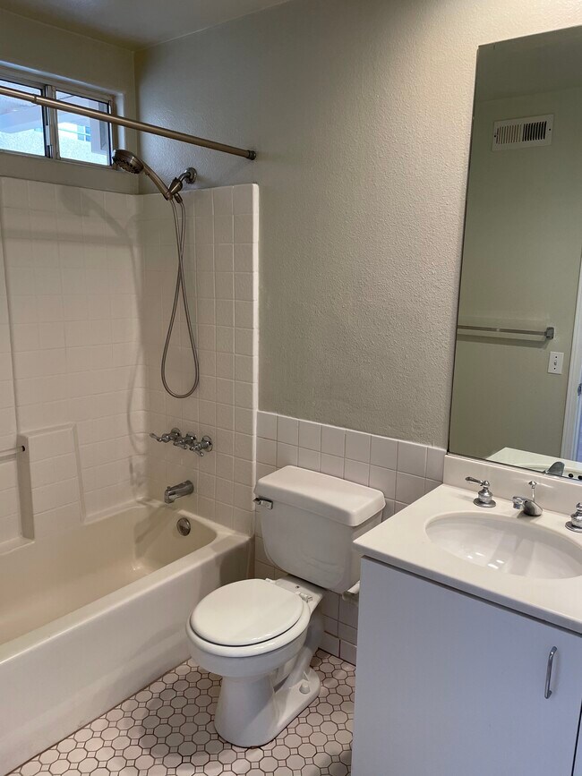 Upstairs bathroom - 12602 Carmel Country Rd