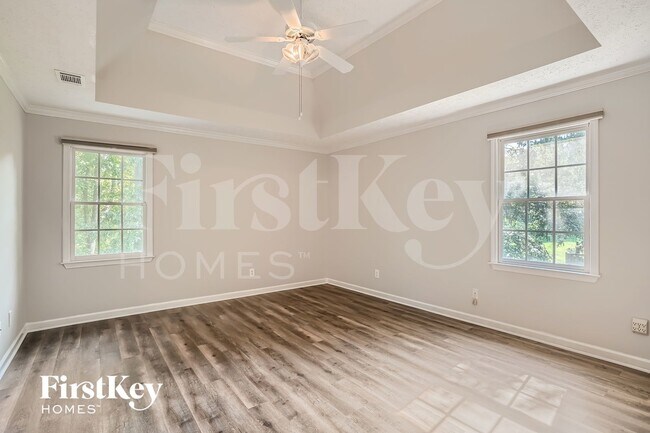 Building Photo - 6215 Little Ridge Rd