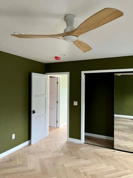 Building Photo - 550 Palm Ave