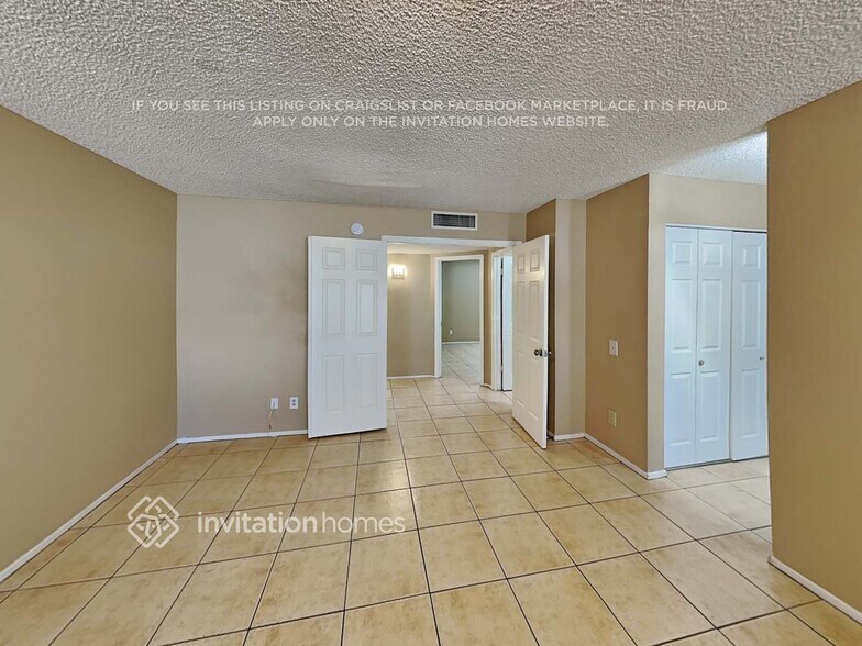 Building Photo - 4437 N 102nd Way