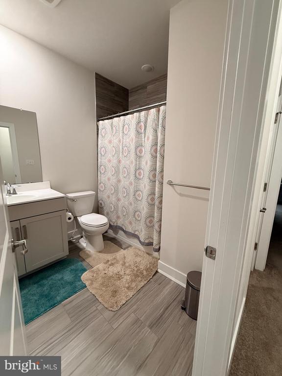 Building Photo - 161 Livingston Ln