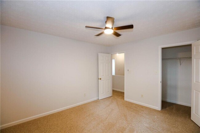 Building Photo - 3048 Kentmere Dr