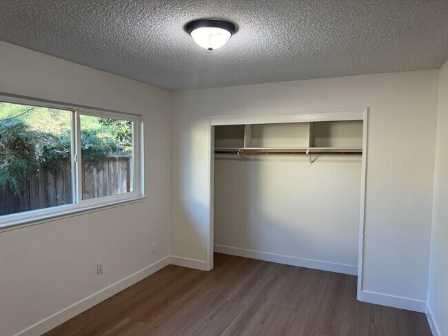 Building Photo - 5546-5548 Kohler Avenue