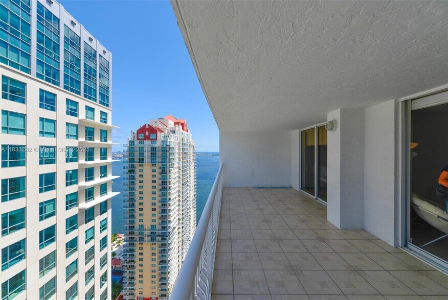Building Photo - 1200 Brickell Bay Dr