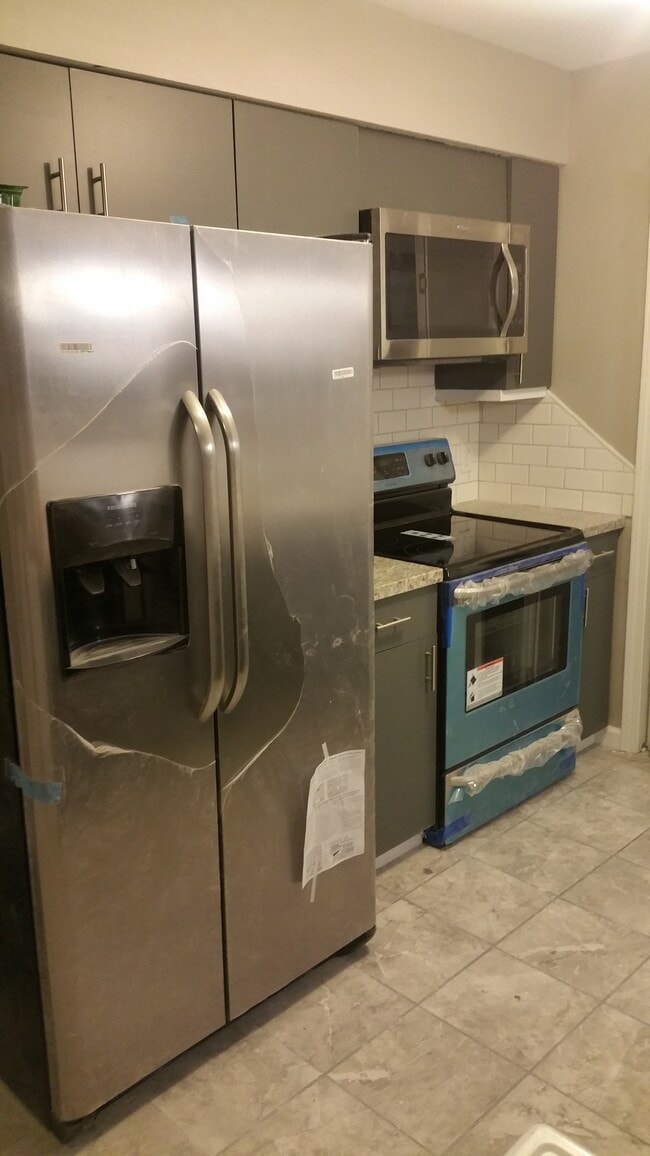 Building Photo - 135 E Ritter St