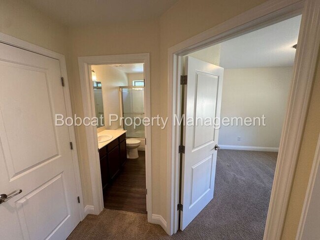 Building Photo - 1226 Saltern Dr