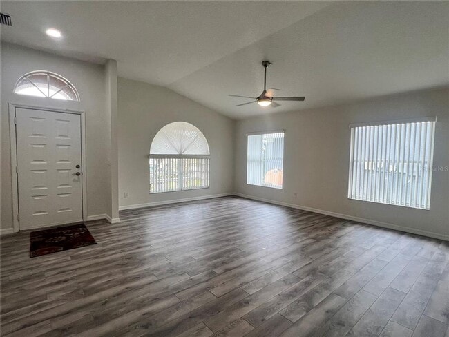 Building Photo - 526 Cypress View Dr