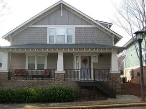 Building Photo - 490 S Barnett Shoals Rd