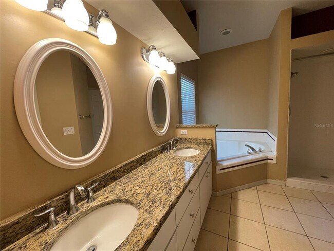 Building Photo - 4431 NW 35th St