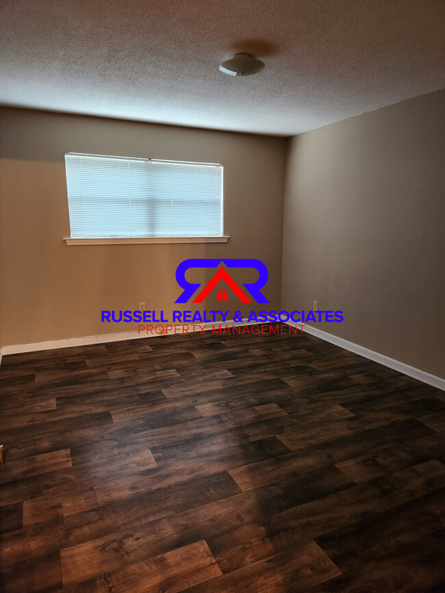 Building Photo - 3333 Chase Ln