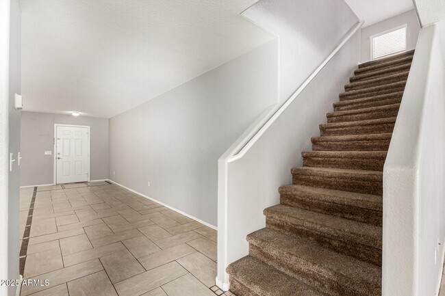 Building Photo - 2874 W Mineral Butte Dr