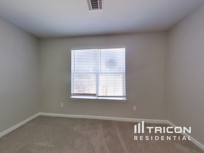 Building Photo - 4460 Idlewood Park