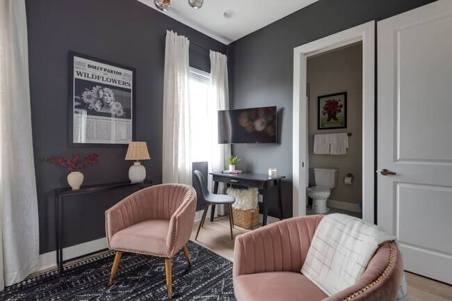 Building Photo - 1405 Napoleon St